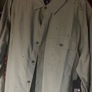 Mountain hardware lightweight long sleeve casual shirt.